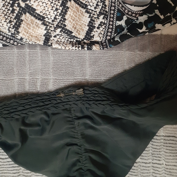 Bikini - Picture 3 of 3